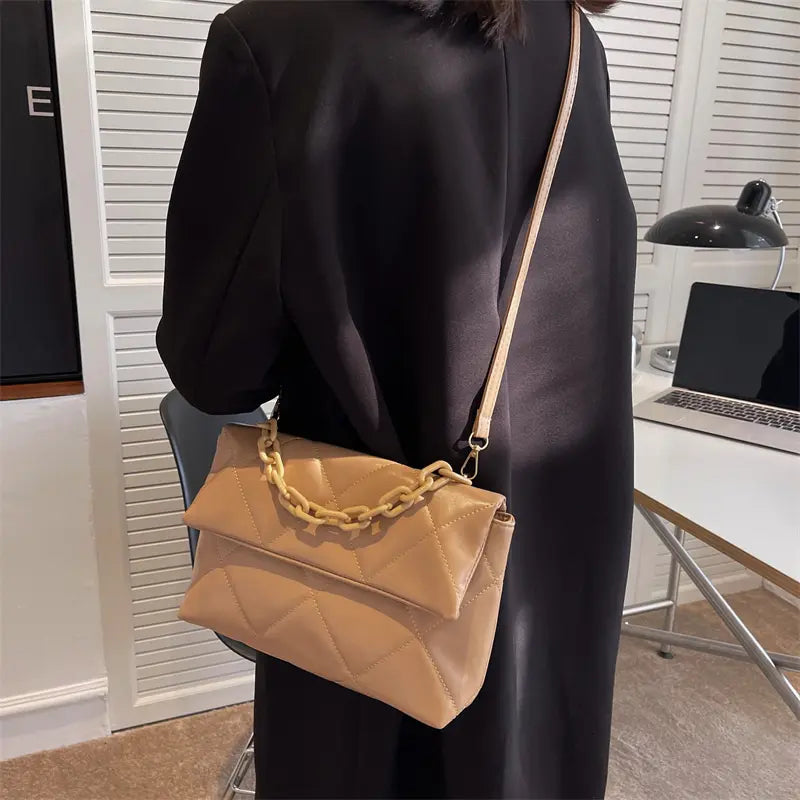 Retro Chains Shoulder Bag Female PU Leather Messenger Handbag Flap Crossbody Bag Solid Color Rhombus Armpit Bag Satchel Bag sac